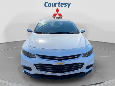 Used 2018 Chevrolet Malibu LT w/ LPO, Convenience Package 2 FWD image 9