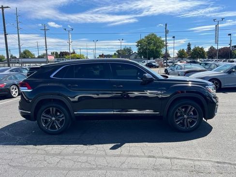 Used 2022 Volkswagen Atlas Cross Sport SEL R-Line AWD/4WD image 6