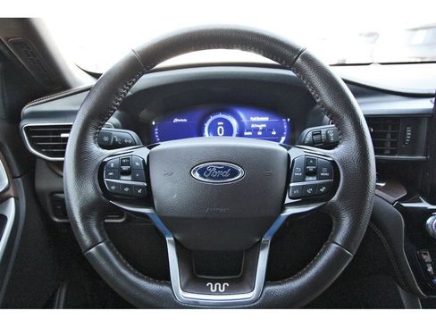 Used 2023 Ford Explorer King Ranch w/ Technology Package RWD image 15