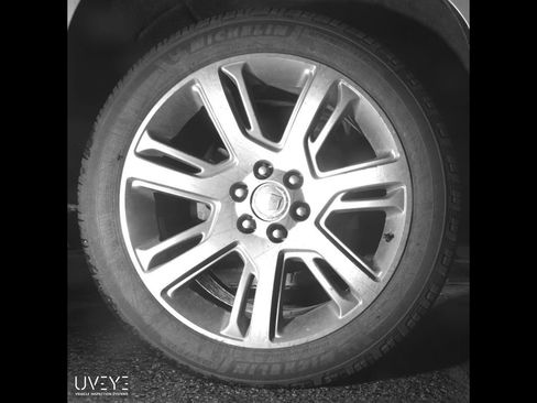 Certified 2018 Cadillac Escalade Platinum image 11