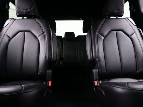 New 2027 Chrysler Pacifica Select AWD/4WD image 10