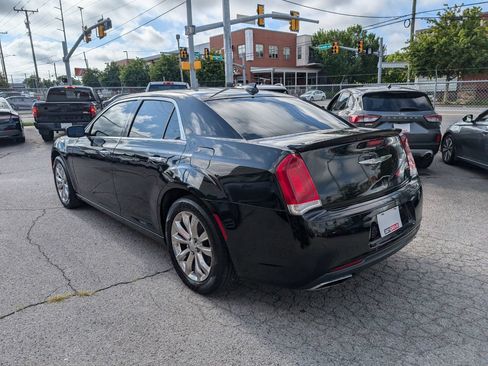 Used 2019 Chrysler 300 Limited AWD/4WD image 8