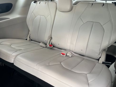 Used 2020 Chrysler Pacifica Touring-L Plus w/ Tire & Wheel Group image 16