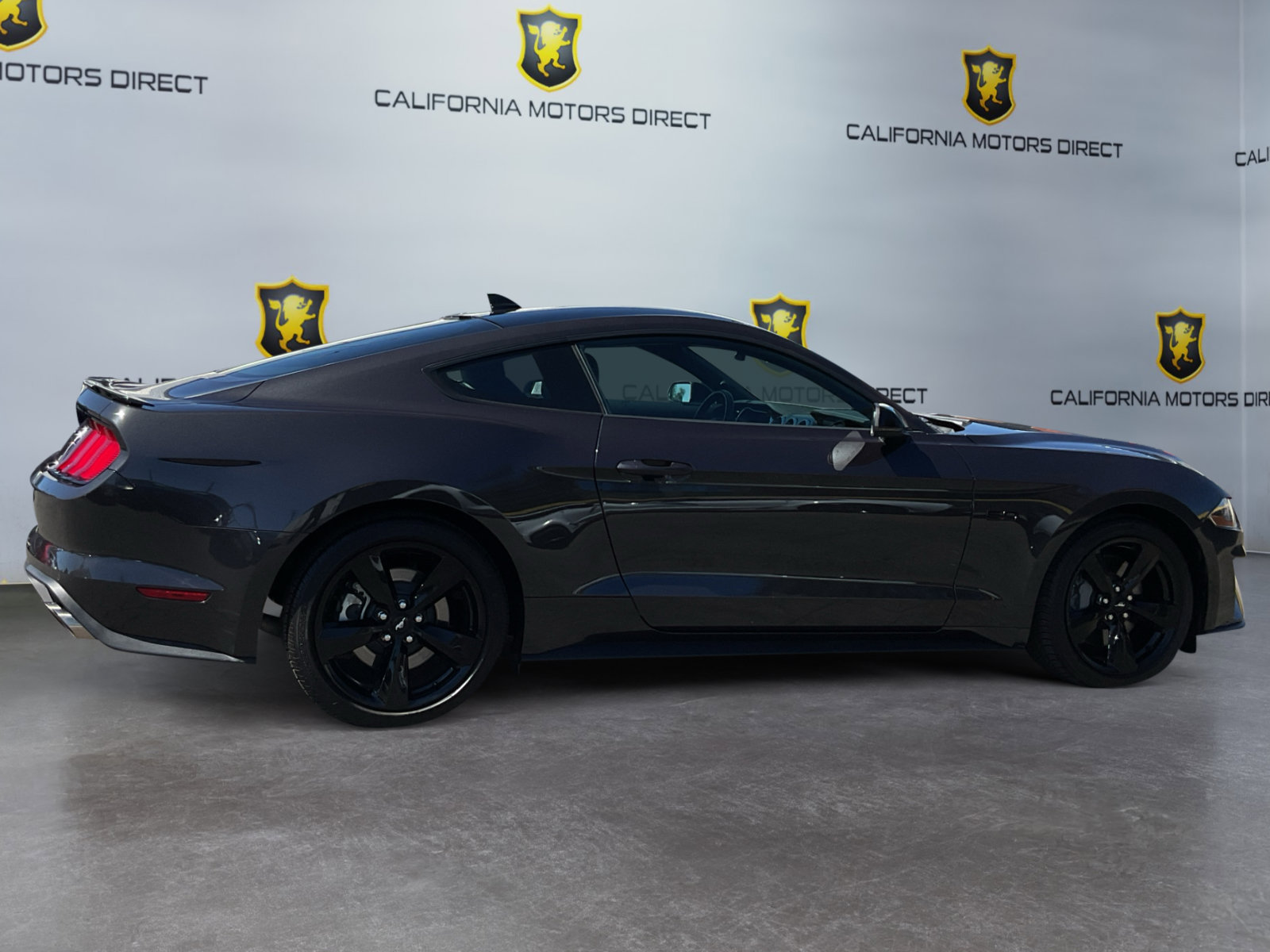 Used 2022 Ford Mustang GT Premium w/ Equipment Group 401A RWD image 4