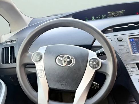 Used 2012 Toyota Prius Three w/ Solar Roof Pkg FWD image 26