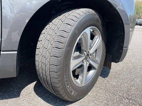 Used 2024 Ford Edge SEL w/ Convenience Package image 2