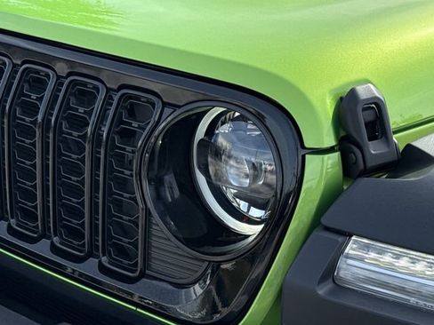 Used 2025 Jeep Wrangler Willys image 13