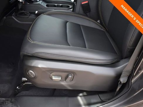 New 2025 Jeep Gladiator High Tide image 13