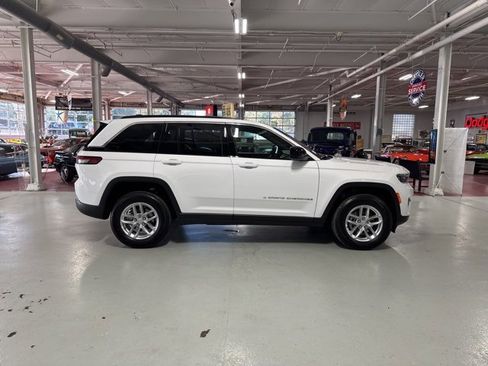 New 2025 Jeep Grand Cherokee Laredo X w/ Luxury Tech Group I image 6