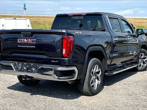 Used 2023 GMC Sierra 1500 SLT w/ SLT Premium Package AWD/4WD image 2