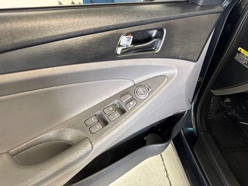 Used 2012 Hyundai Sonata SE w/ Navigation & Sunroof Pkg FWD image 33