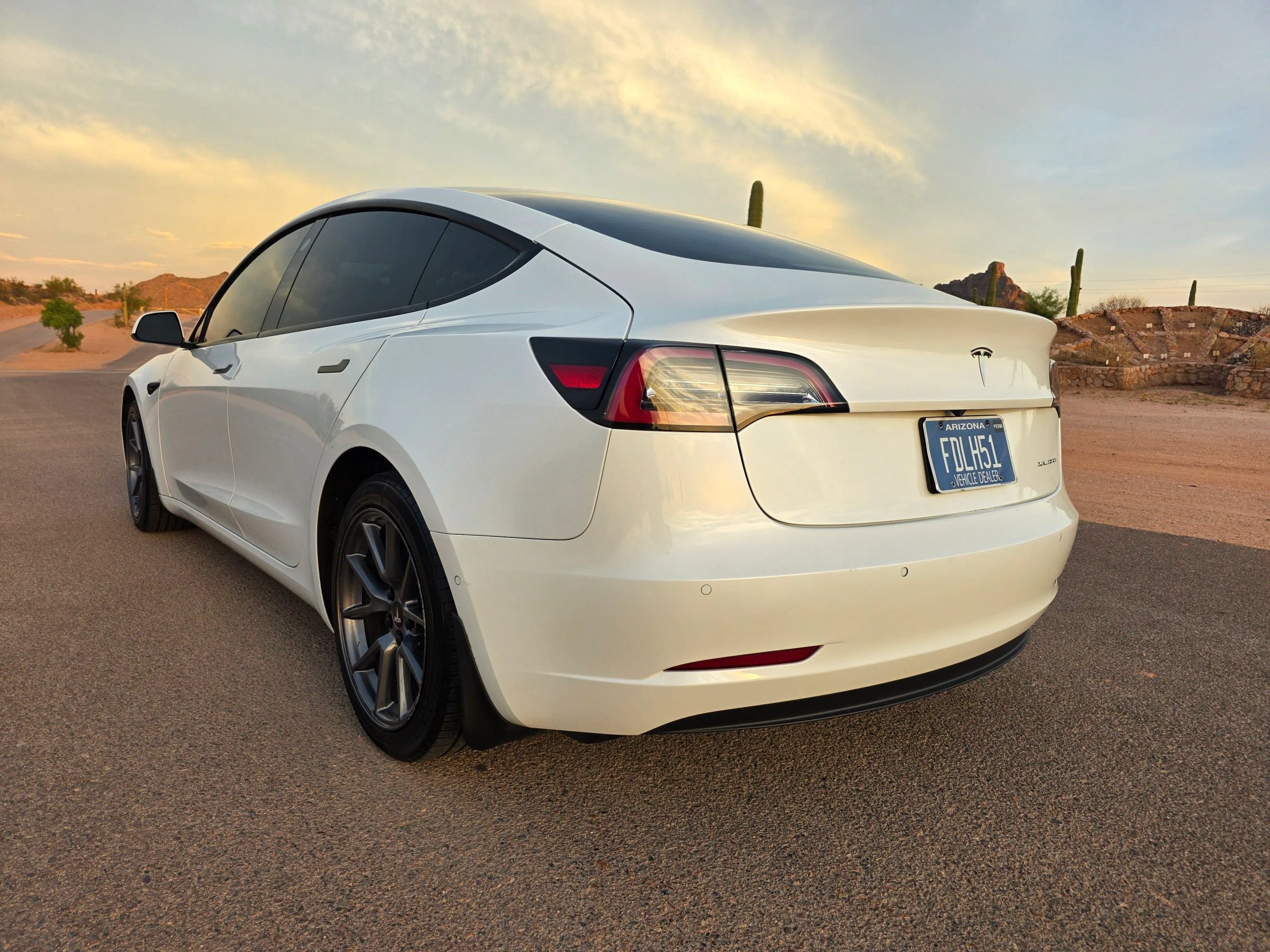 Used 2022 Tesla Model 3 Long Range AWD/4WD image 3