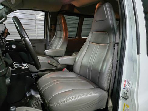 Used 2019 Chevrolet Express 3500 LS image 15