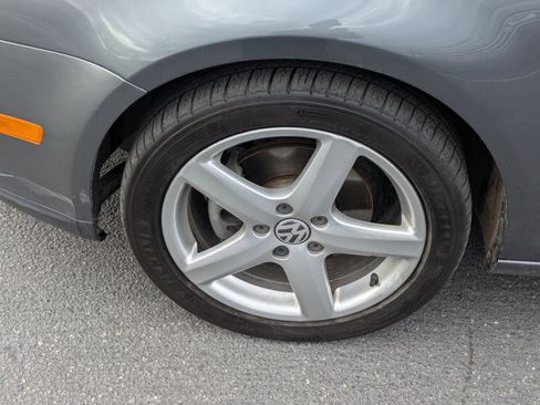 Used 2010 Volkswagen Jetta Limited Edition image 13