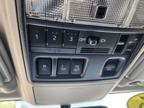 Used 2015 Toyota 4Runner Limited AWD/4WD image 28