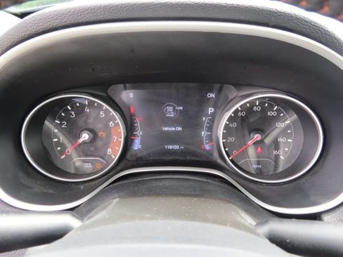 Used 2019 Jeep Compass Limited AWD/4WD image 14