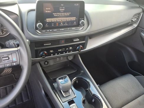 Used 2024 Nissan Rogue SV image 38