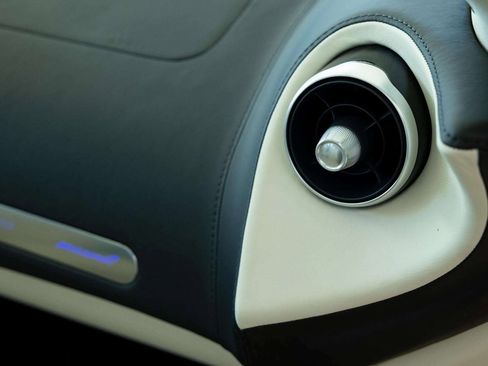 Used 2023 McLaren GT image 25