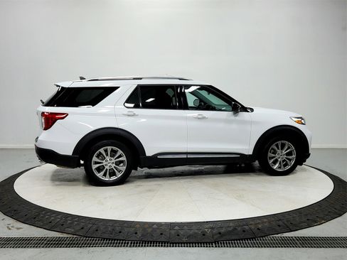Used 2024 Ford Explorer Limited image 8