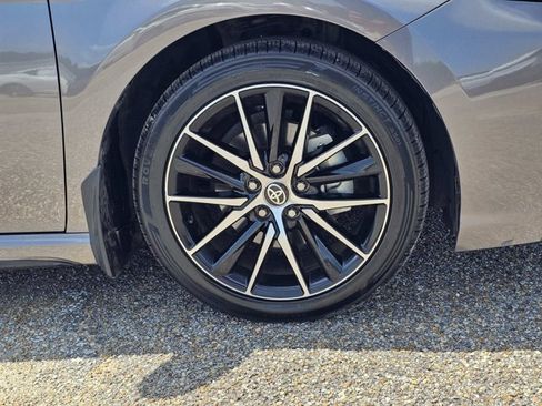 Used 2024 Toyota Camry SE FWD image 6