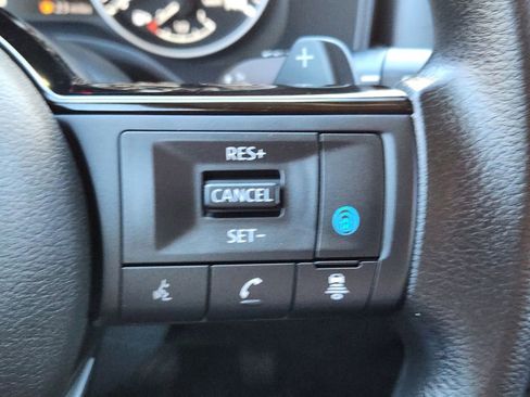 Used 2022 Nissan Rogue SV image 21