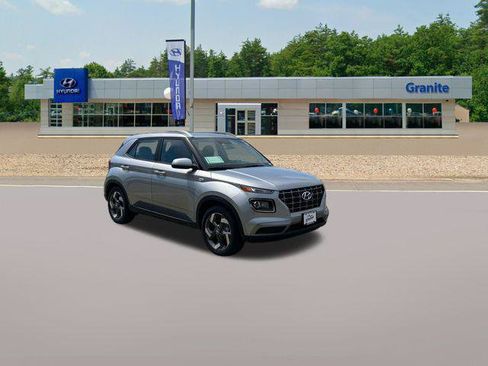 New 2026 Hyundai Venue SEL FWD image 4