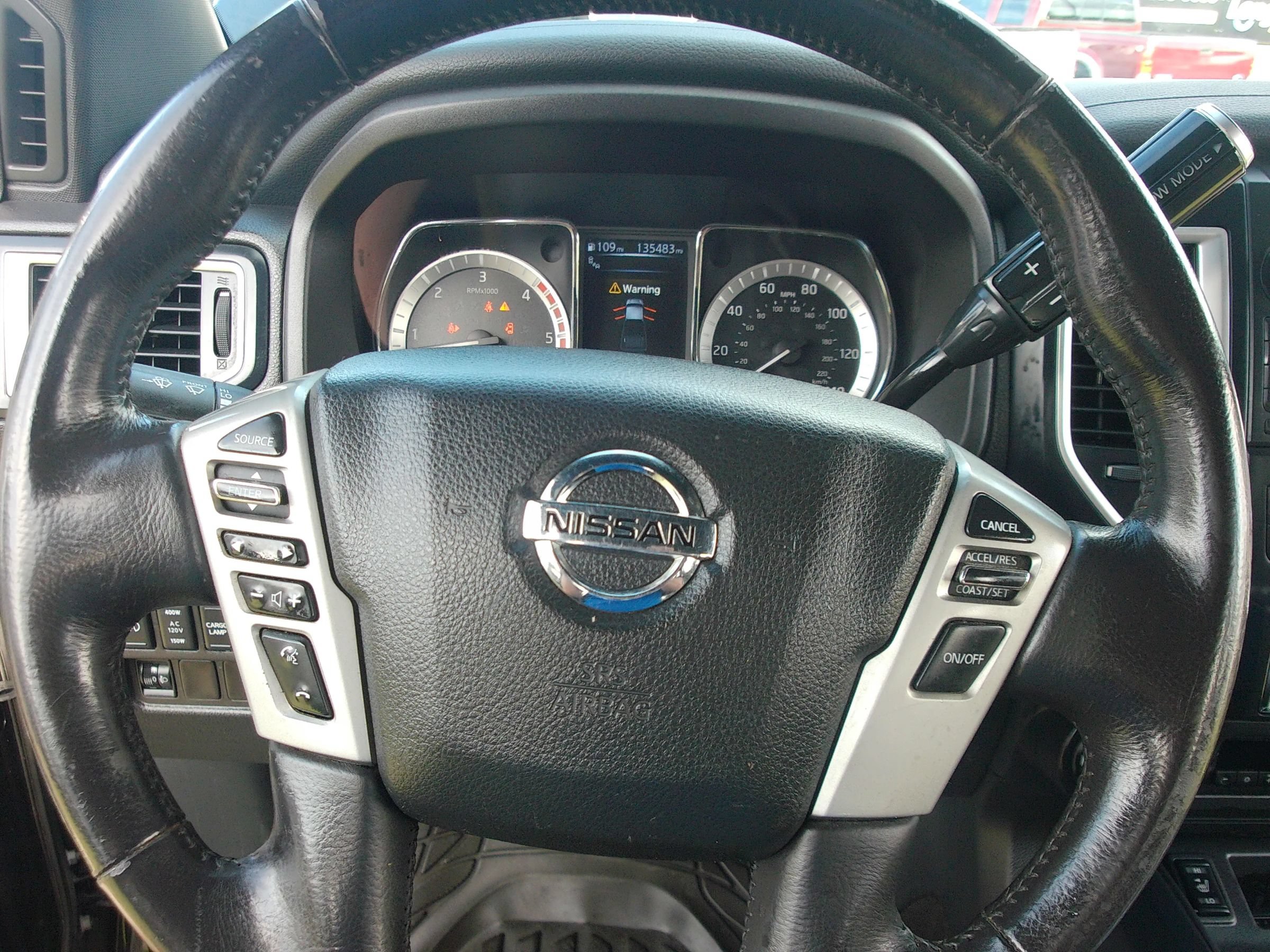 Used 2018 Nissan Titan SV w/ SV Convenience Package AWD/4WD image 15