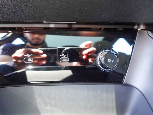 New 2025 Audi S6 e-tron Premium Plus AWD/4WD image 16