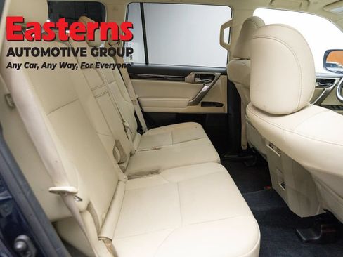 Used 2021 Lexus GX 460 w/ Accessory Package AWD/4WD image 25