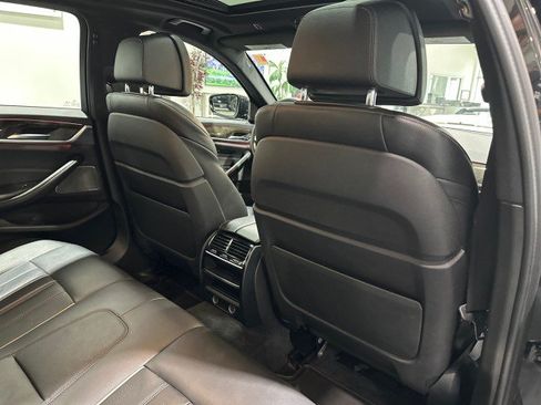 Used 2018 BMW 540i xDrive w/ M Sport Package AWD/4WD image 50