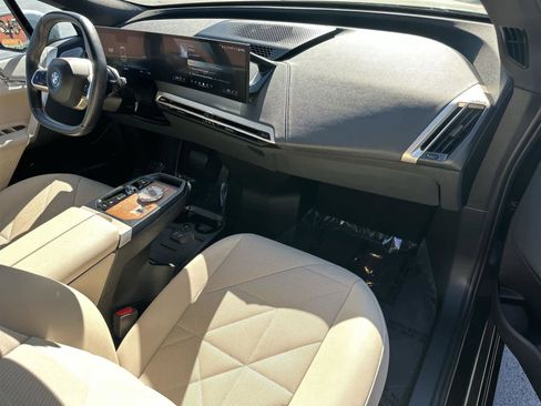 Used 2024 BMW iX M60 image 12