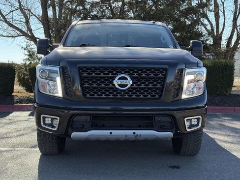 Used 2018 Nissan Titan PRO-4X w/ Pro-4x Utility Package image 10