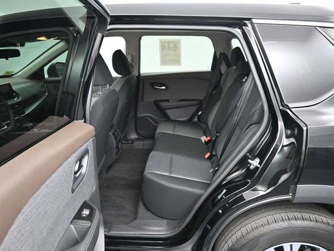 Used 2023 Nissan Rogue SV AWD/4WD image 10