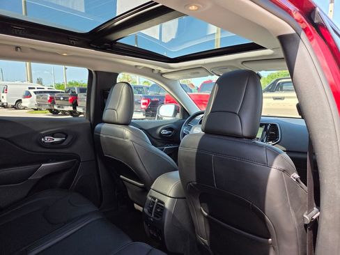 Used 2021 Jeep Cherokee Limited w/ Elite Package FWD image 12