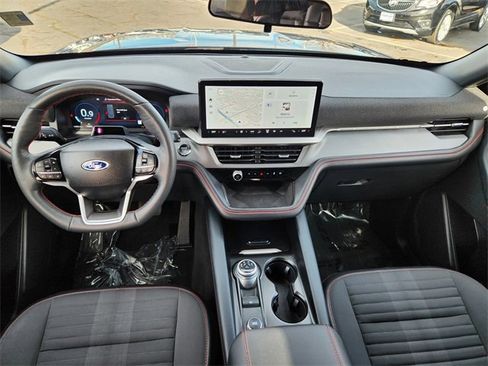 Used 2025 Ford Explorer ST-Line w/ ST-Line Street Pack image 16