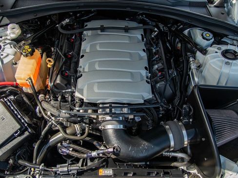 Used 2018 Chevrolet Camaro SS RWD image 13