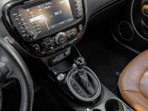 Used 2015 Kia Soul ! w/ Sun & Sound Package image 32