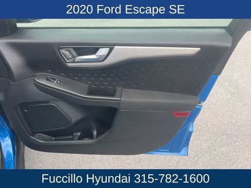 Used 2020 Ford Escape SE image 10