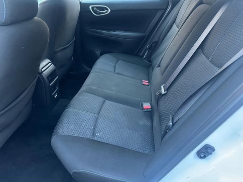 Used 2018 Nissan Sentra SR w/ SR Midnight Edition Package FWD image 9