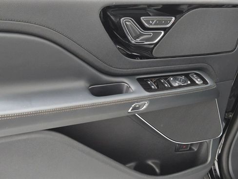 New 2026 Lincoln Aviator AWD image 24