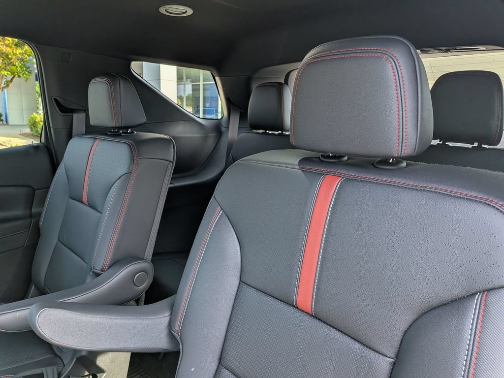 New 2026 Chevrolet Traverse RS w/ LPO, Floor Liner Package FWD image 26