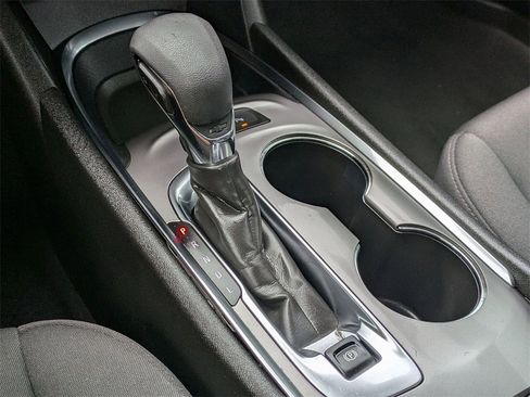 Used 2024 Chevrolet Malibu LT image 18