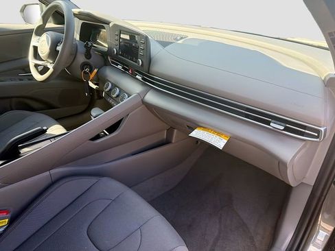New 2026 Hyundai Elantra SE FWD image 28