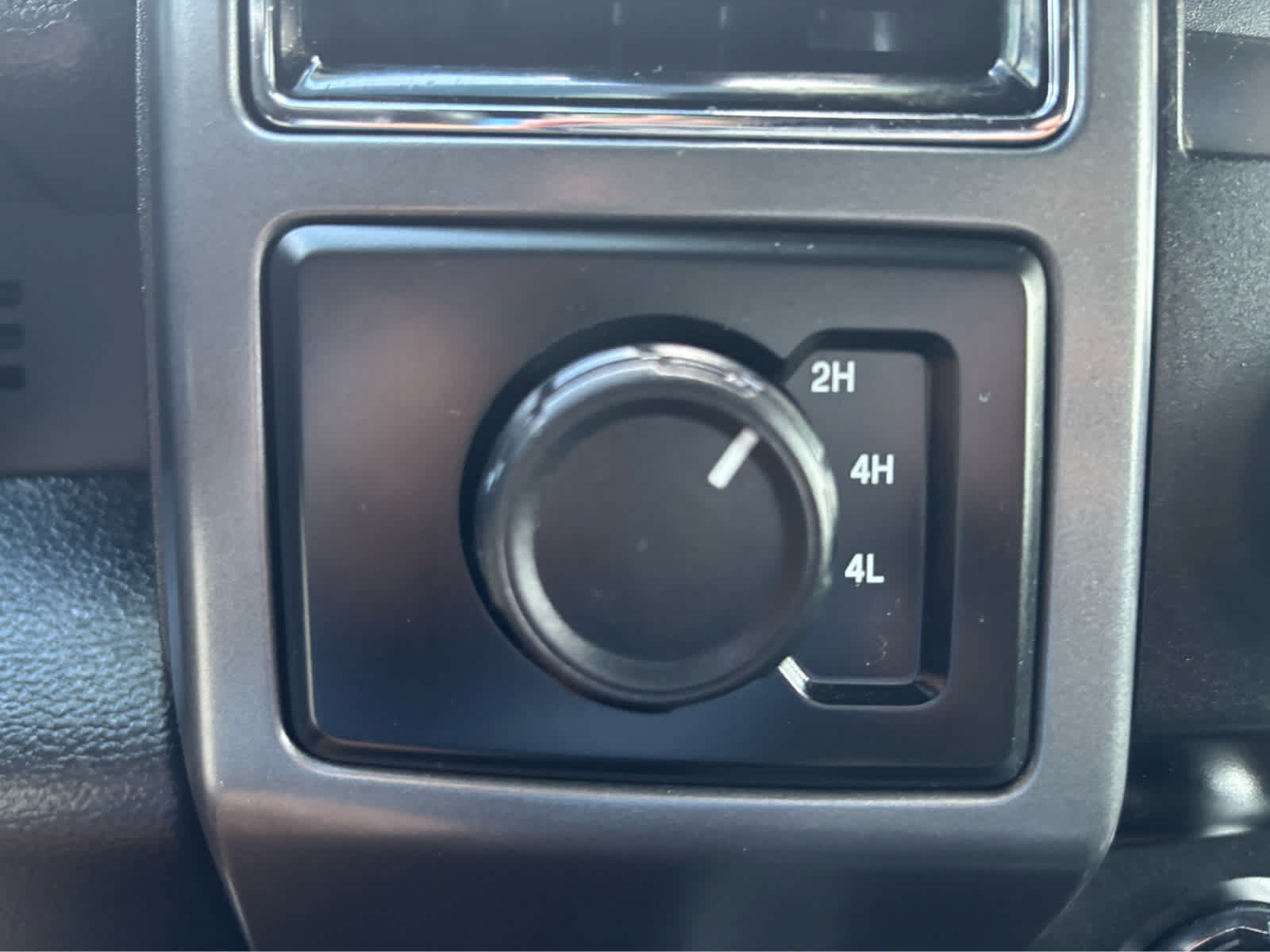 Used 2019 Ford F150 XLT w/ Equipment Group 302A Luxury AWD/4WD image 27