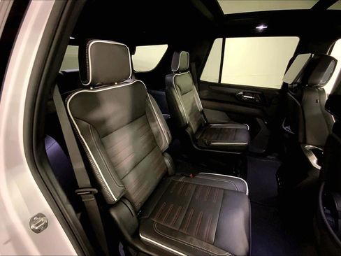 Used 2026 GMC Yukon AT4 Ultimate AWD/4WD image 23