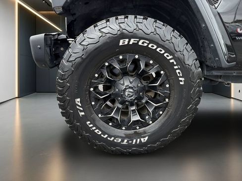 Used 2018 Jeep Wrangler Unlimited Rubicon AWD/4WD image 8