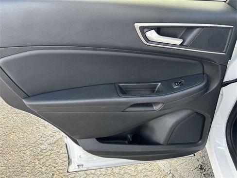 Used 2024 Ford Edge SEL image 19
