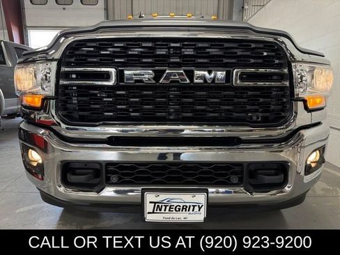 Used 2022 RAM 3500 Big Horn w/ Level C Equiment Group AWD/4WD image 2