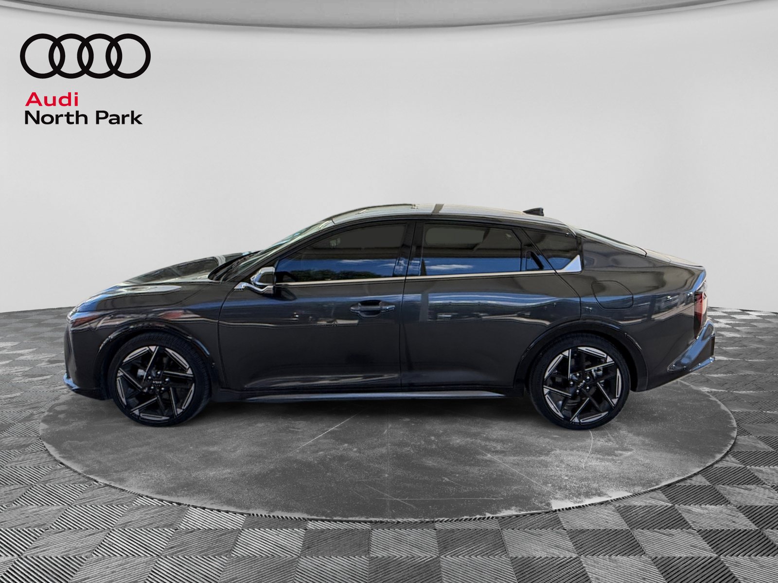 Used 2025 Kia K4 GT-Line FWD image 2