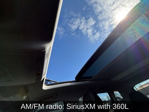 Used 2025 Volkswagen Taos SE image 6